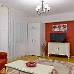 Walter Grand With Balcony And Free Parking *