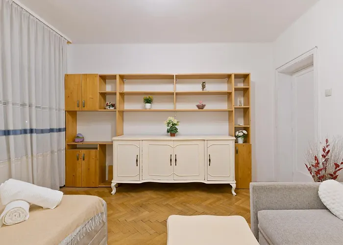 Walter Grand With Balcony And Free Parking * Bucarest